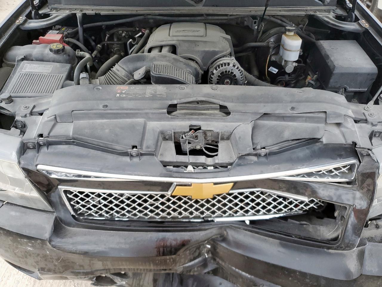 2013 CHEVROLET Suburban