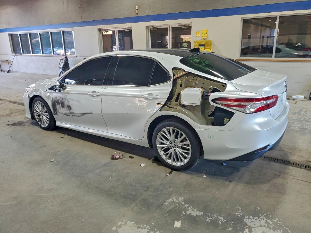 2018 TOYOTA CAMRY