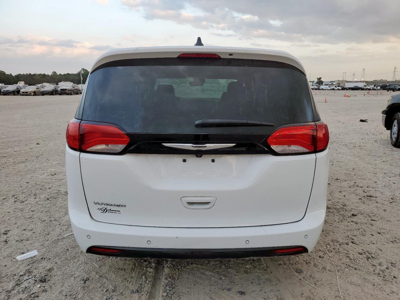 2025 CHRYSLER Voyager