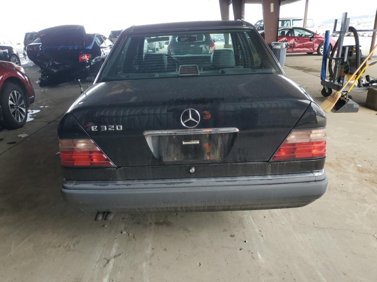 1995 MERCEDES-BENZ E-Class