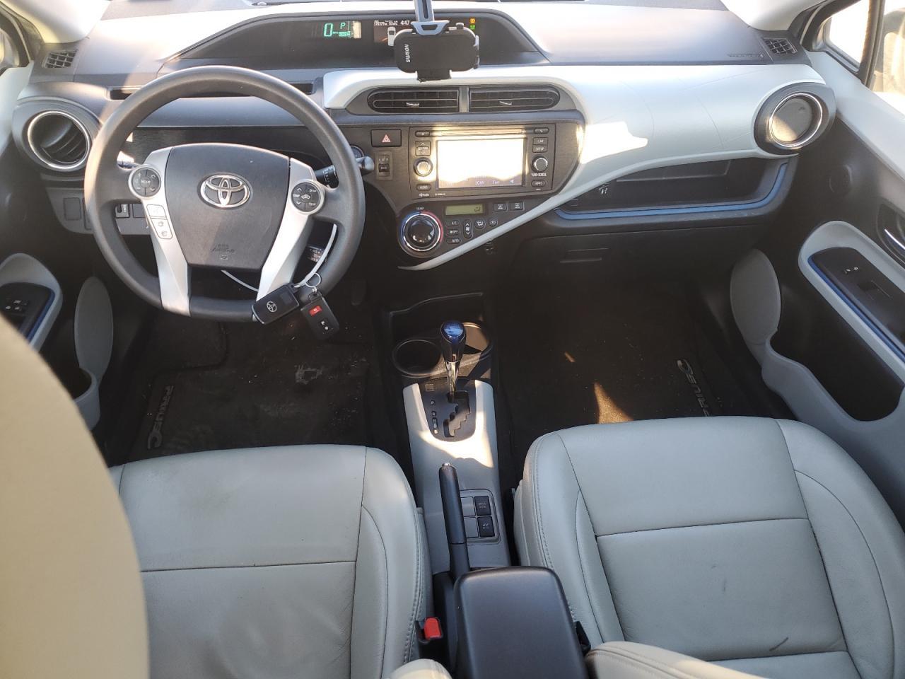2012 TOYOTA Prius c