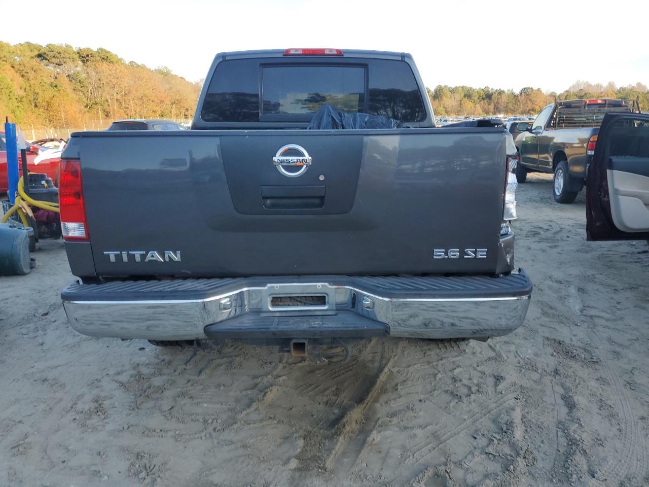 2005 NISSAN Titan