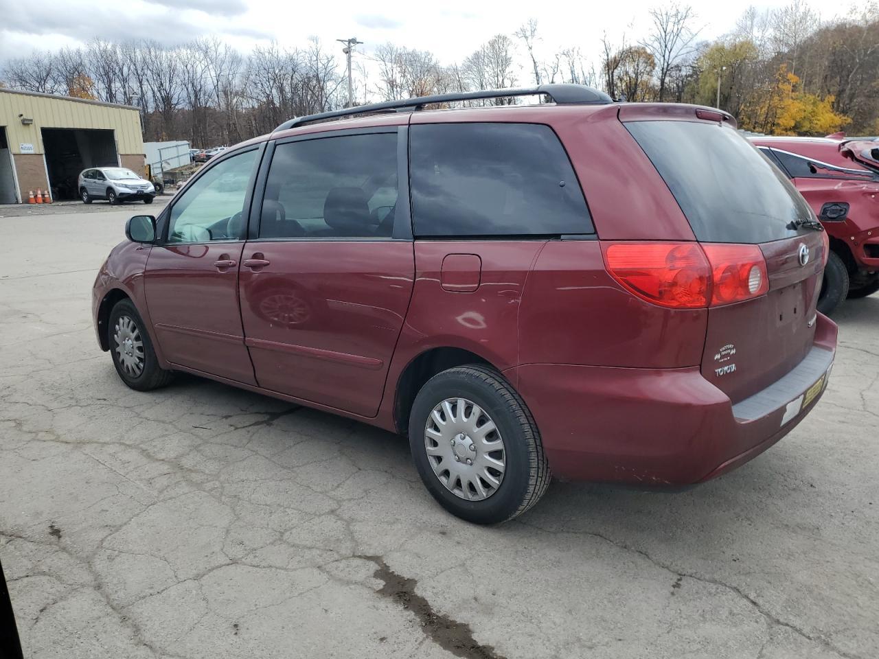 2009 TOYOTA SIENNA