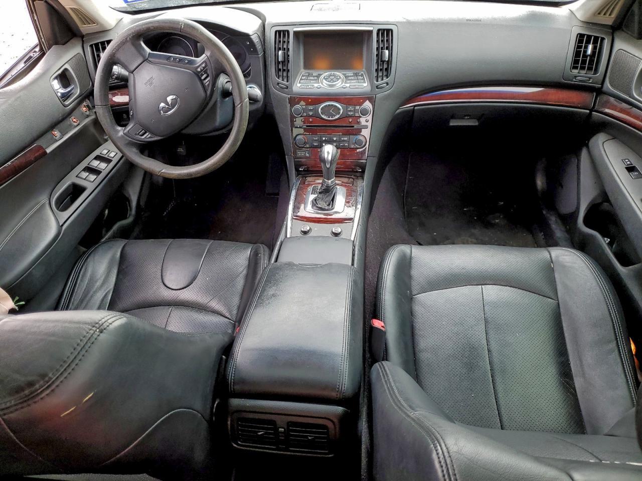 2011 INFINITI G37