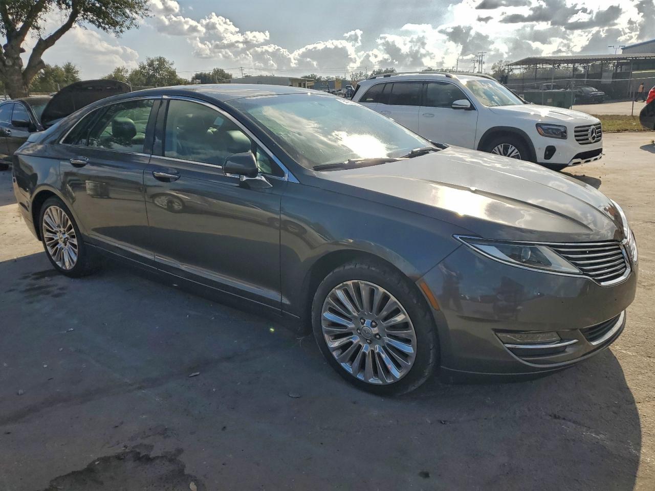 2016 LINCOLN MKZ