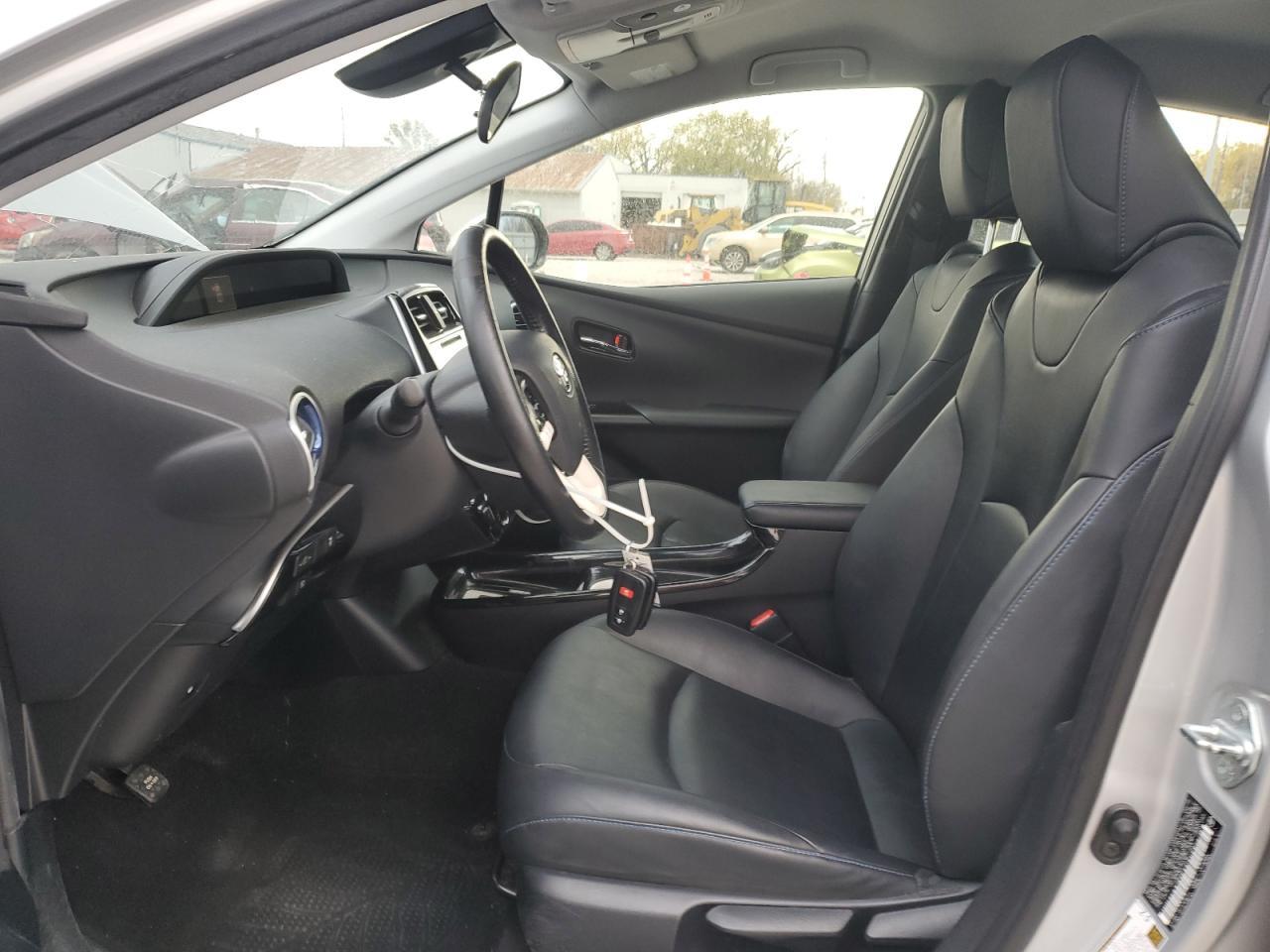2016 TOYOTA PRIUS