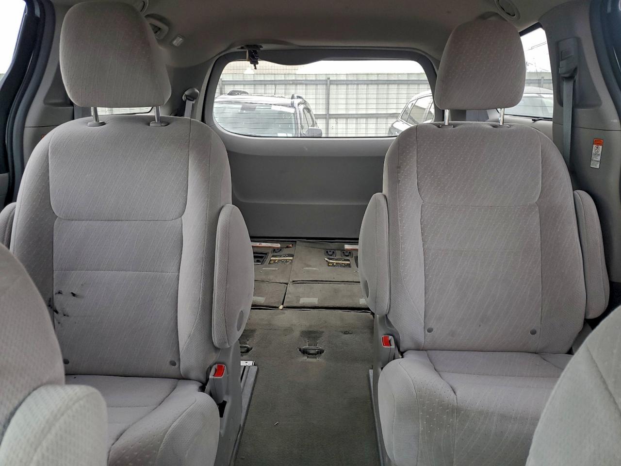 2016 TOYOTA SIENNA