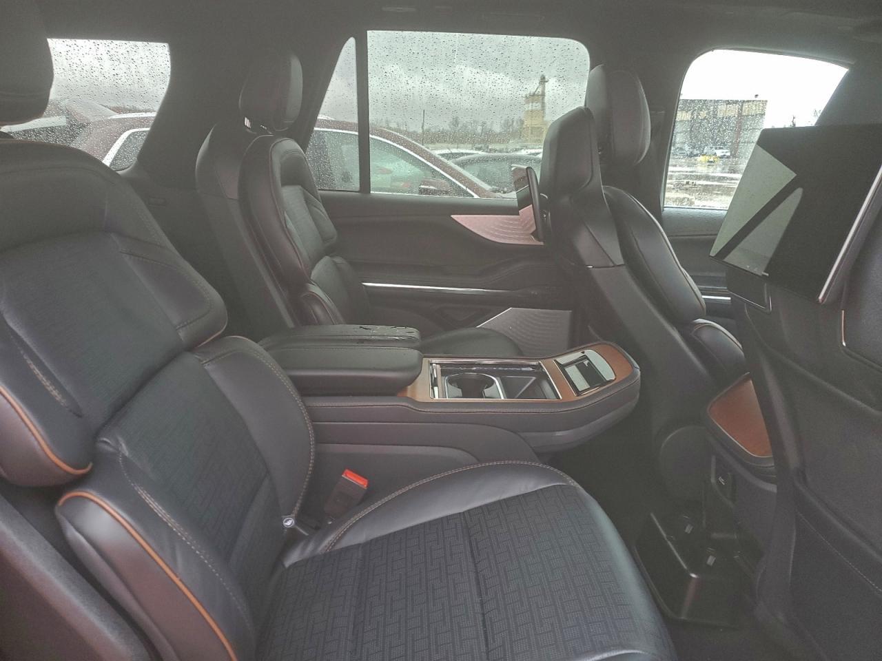 2025 LINCOLN Navigator