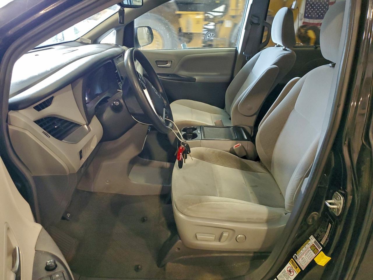 2017 TOYOTA SIENNA