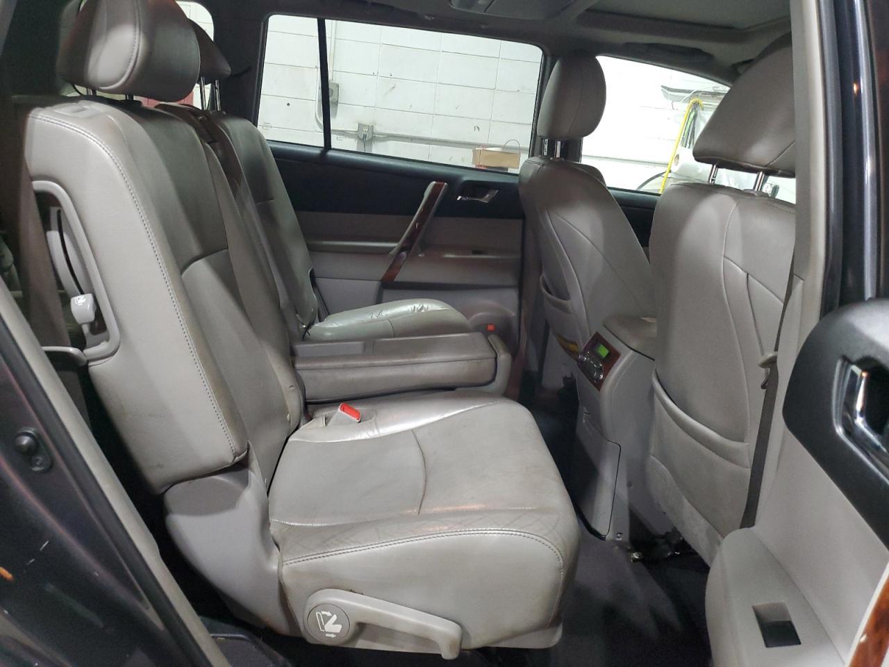 2013 TOYOTA HIGHLANDER