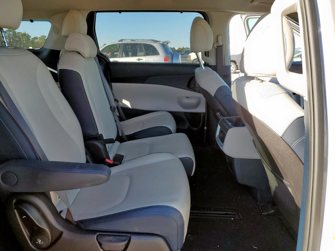 2025 KIA Carnival
