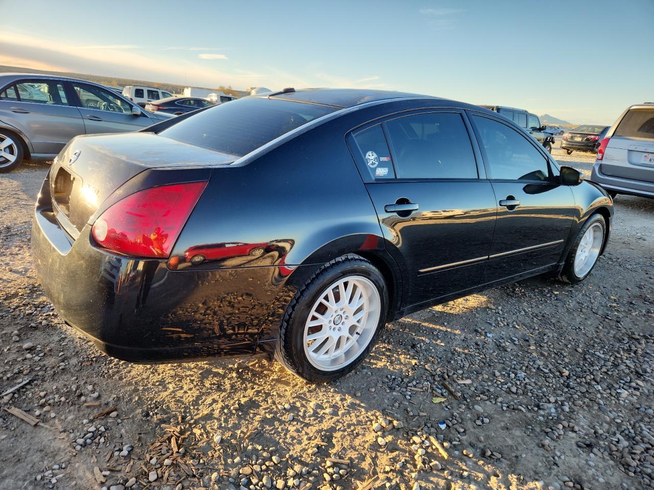 2005 NISSAN Maxima