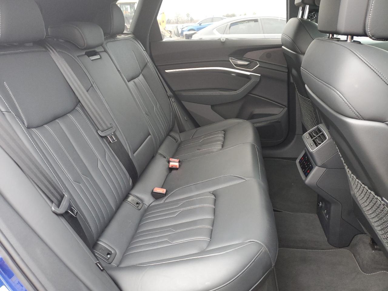 2024 AUDI SQ8