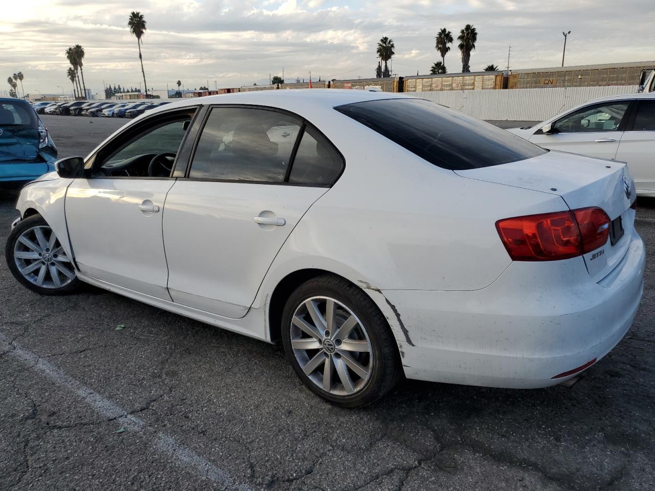 2011 VOLKSWAGEN JETTA