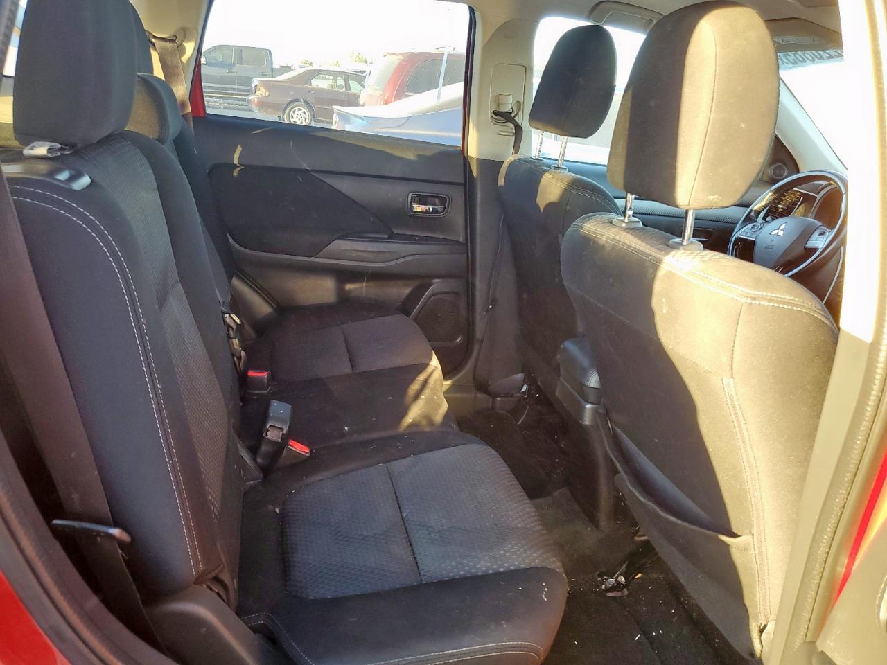 2016 MITSUBISHI outlander
