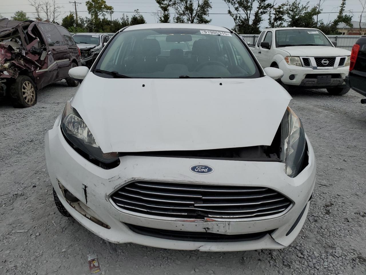 2016 FORD Fiesta