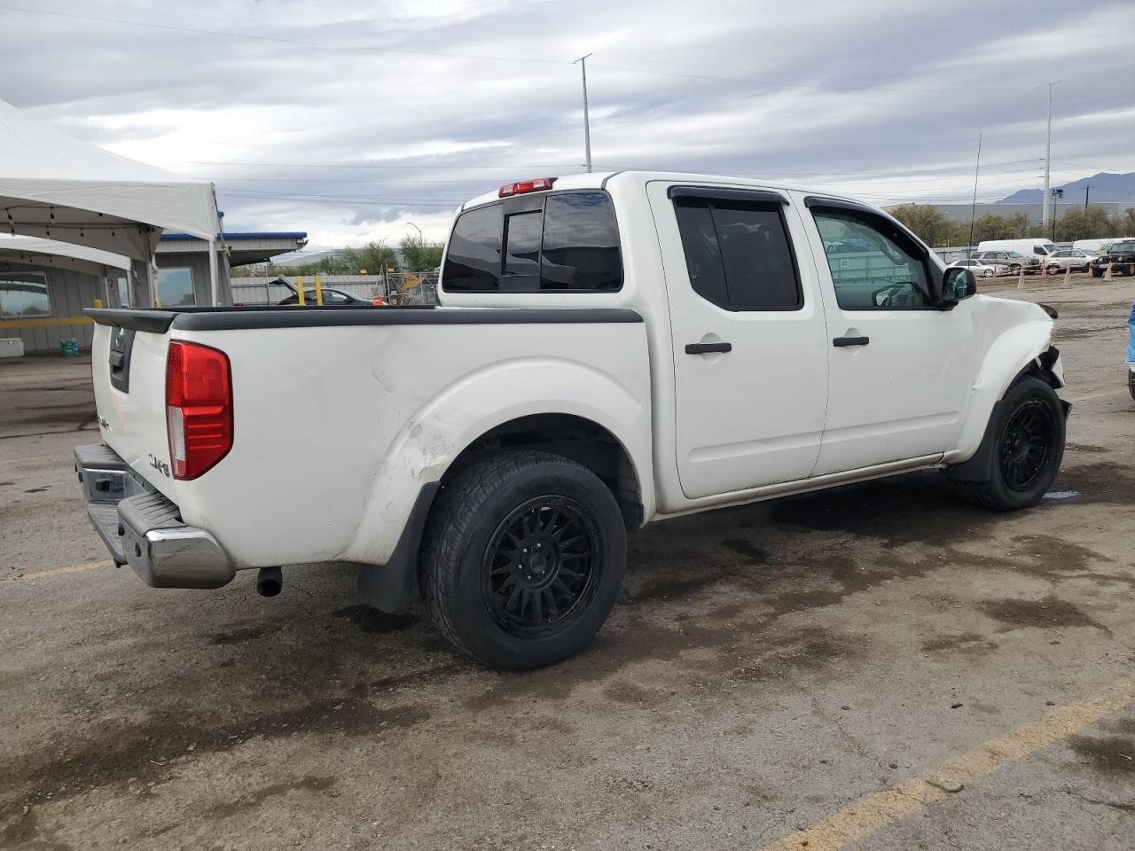 2017 NISSAN Frontier