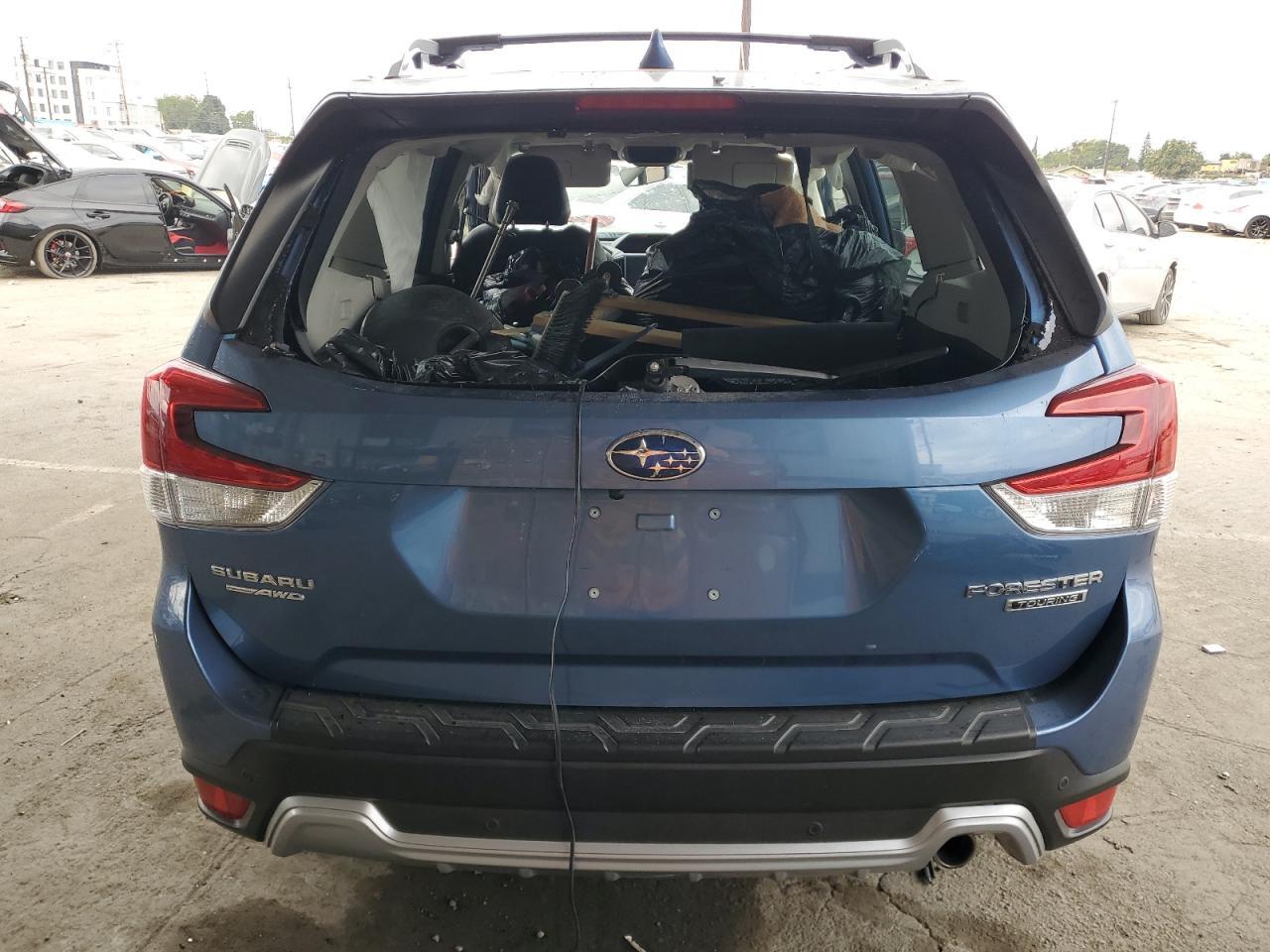 2022 SUBARU FORESTER