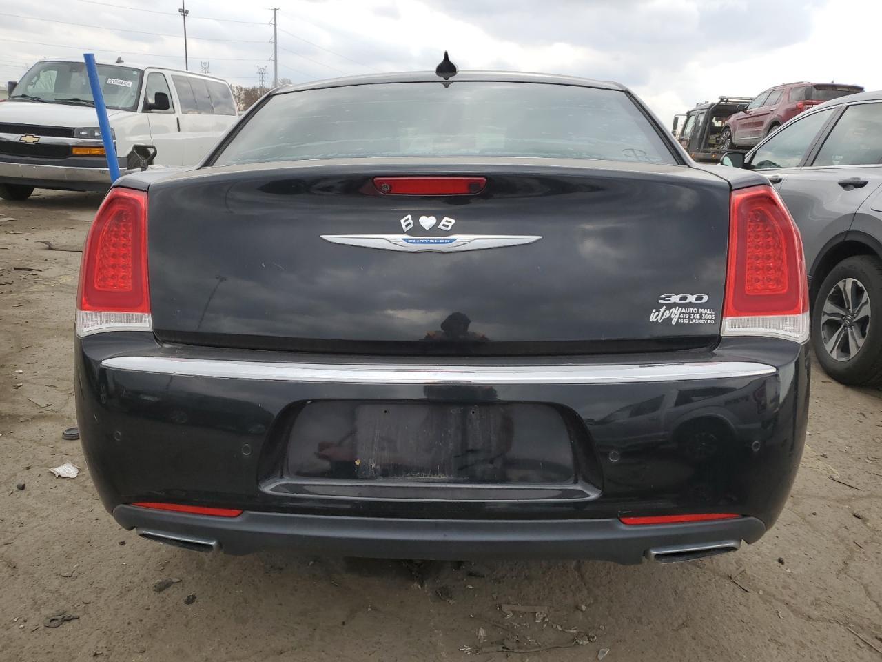 2018 CHRYSLER 300