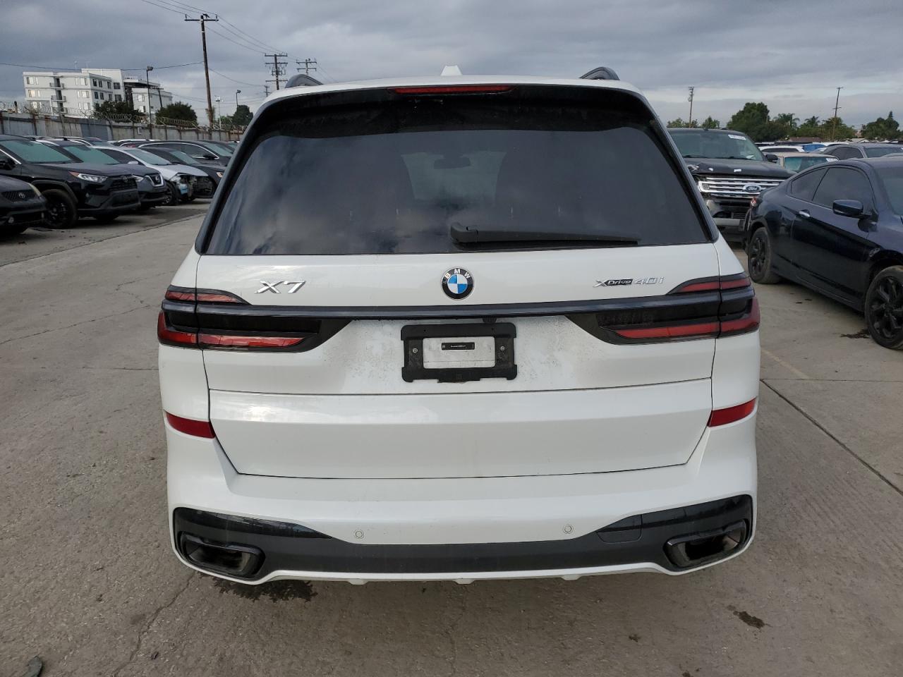 2025 BMW X7