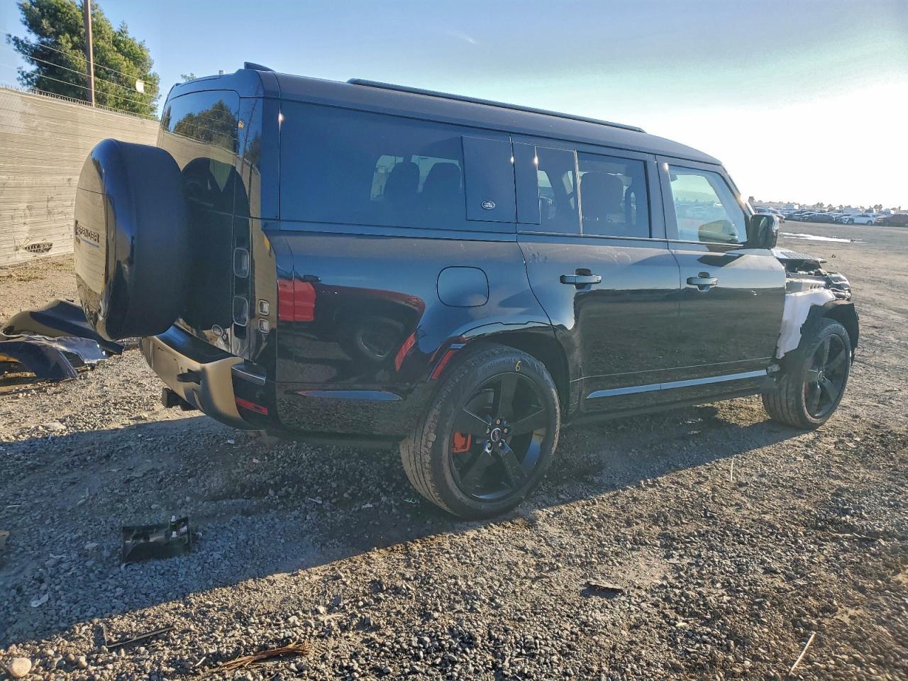 2023 LAND ROVER Defender