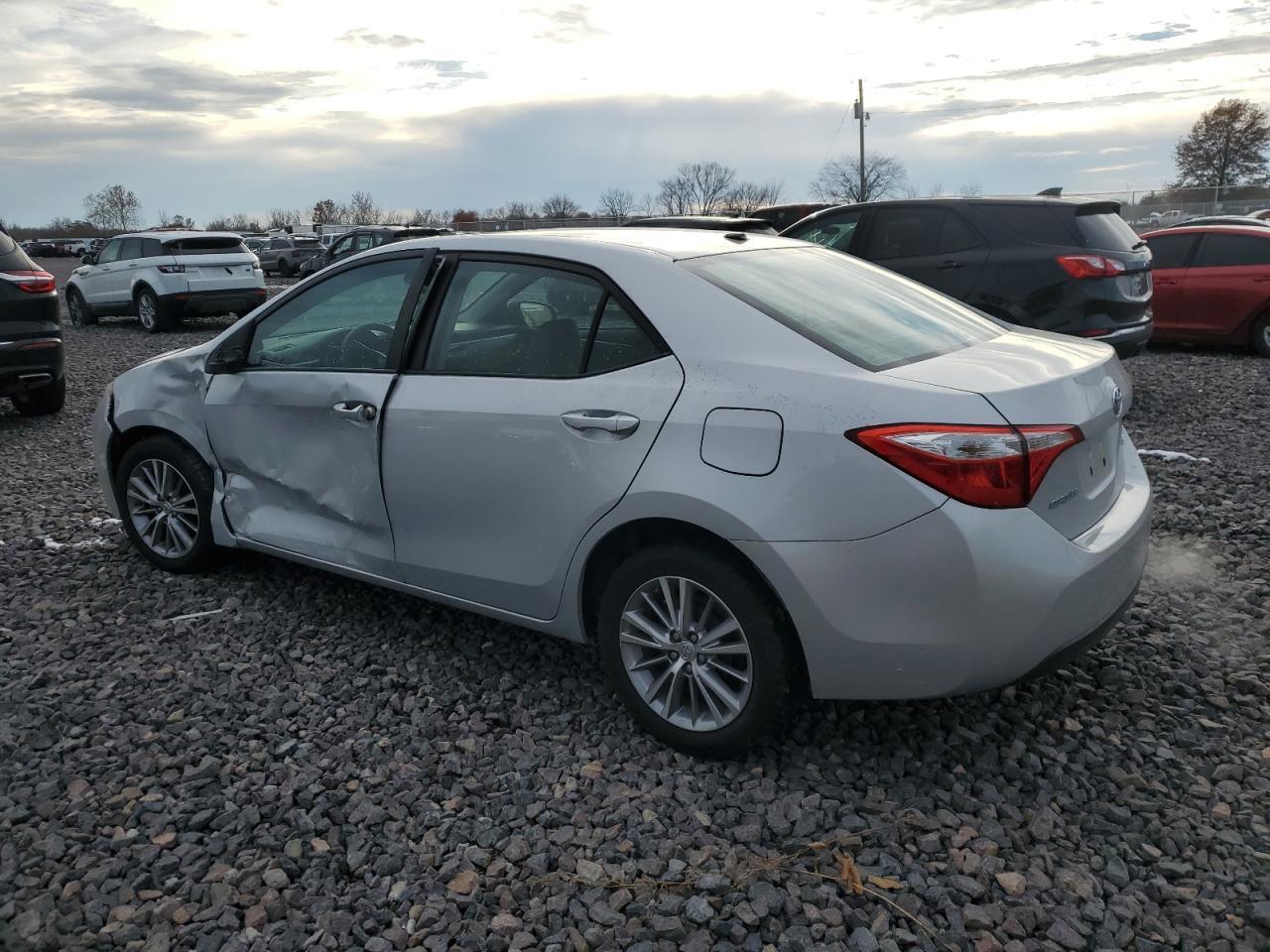 2015 TOYOTA COROLLA