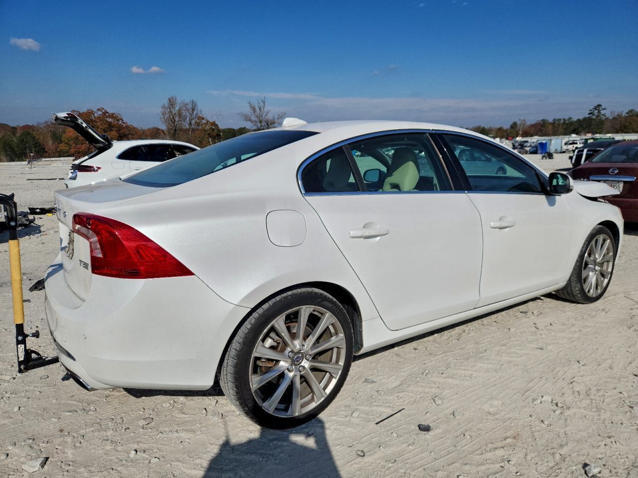 2017 VOLVO S60