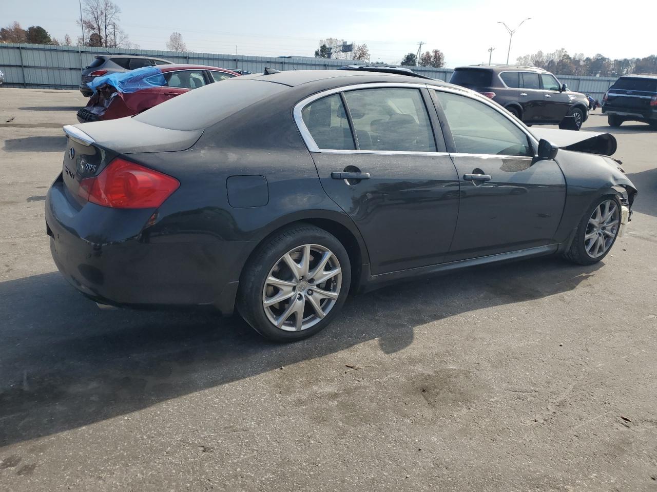 2011 INFINITI G37