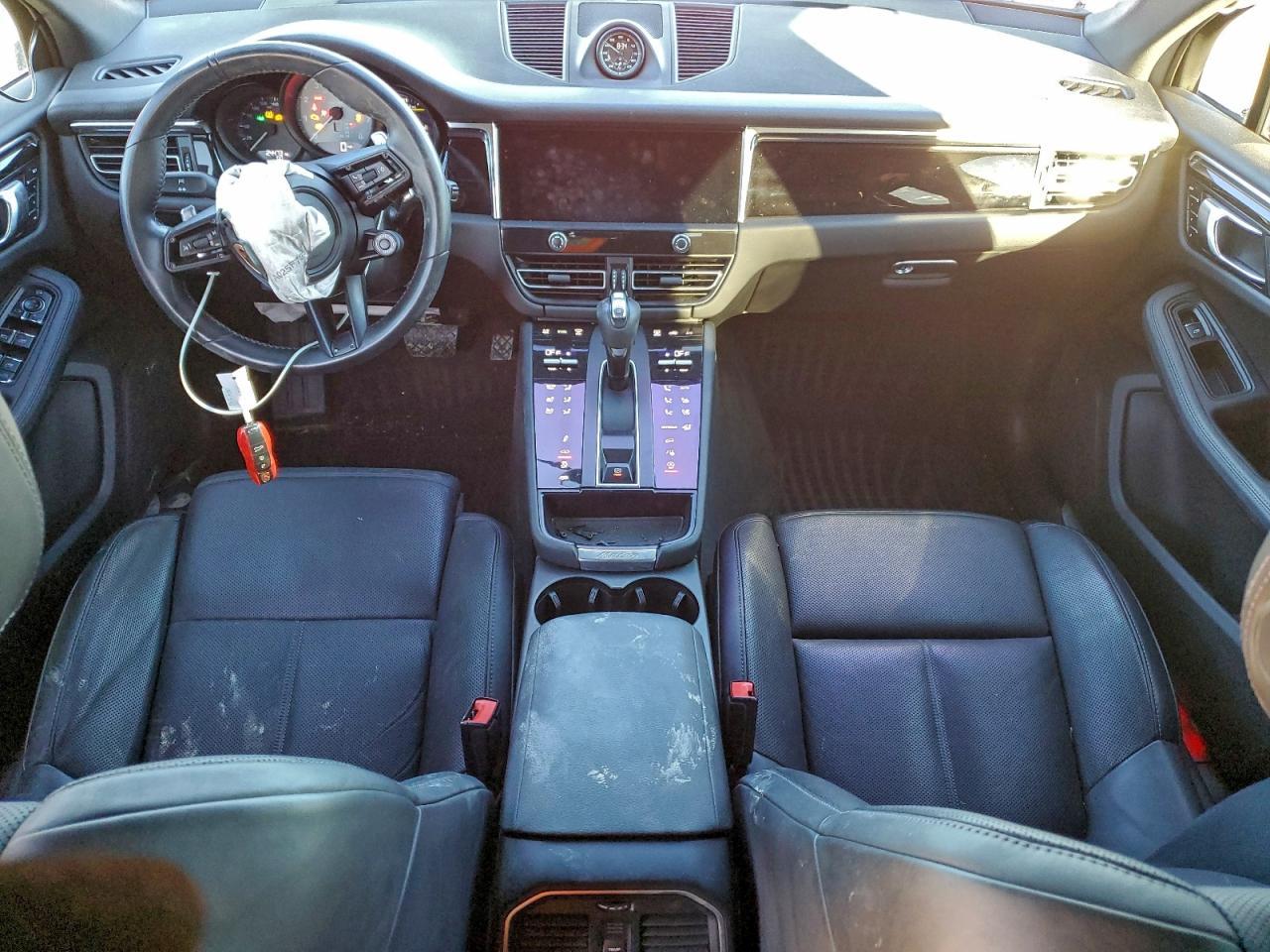 2024 PORSCHE Macan
