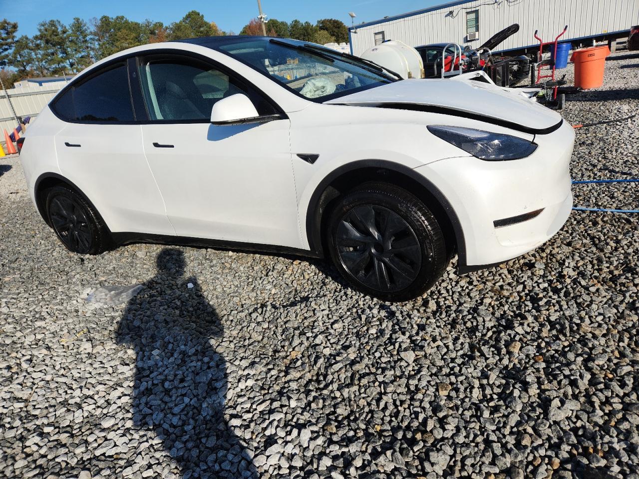 2025 TESLA MODEL Y
