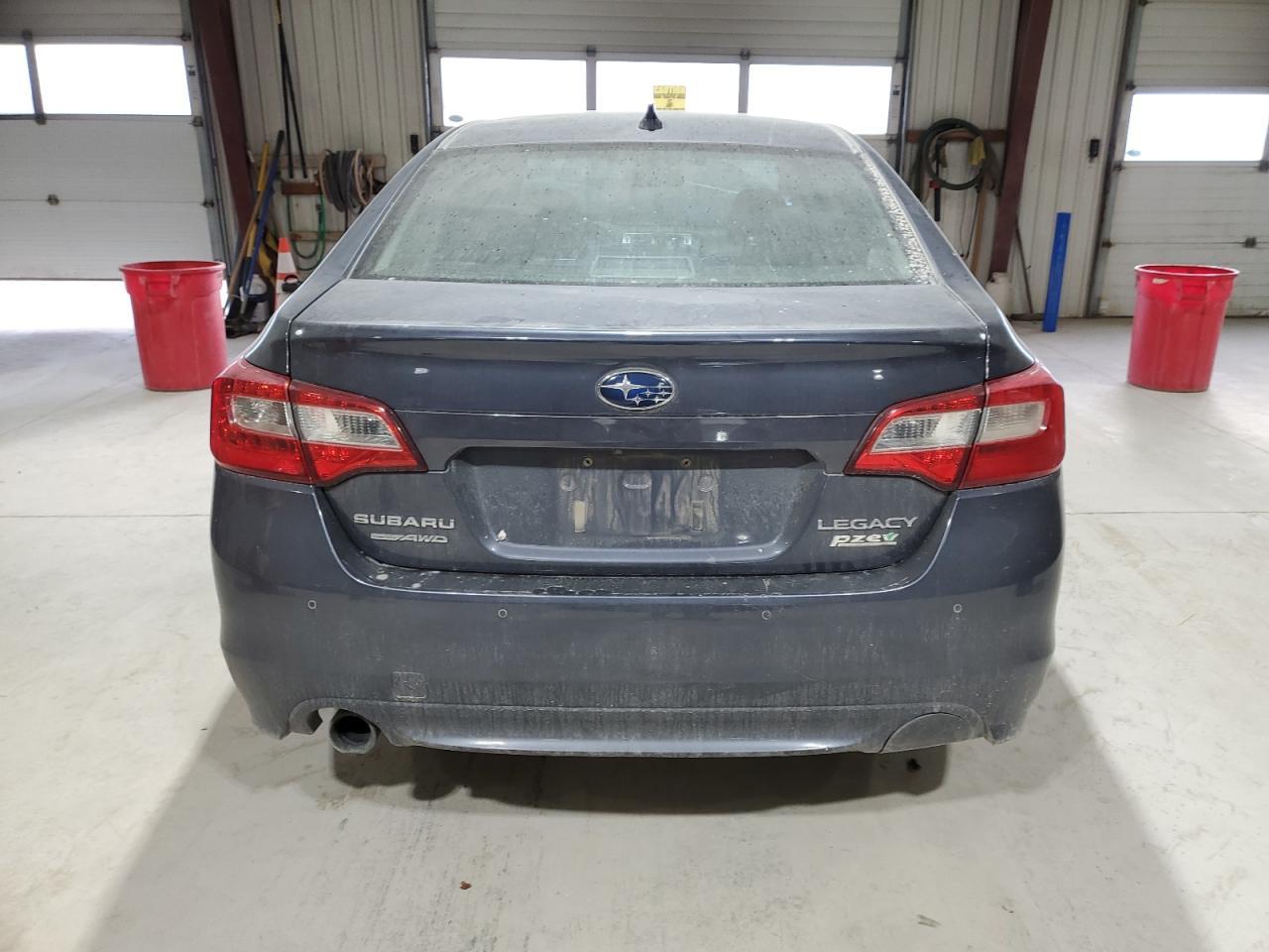 2017 SUBARU Legacy