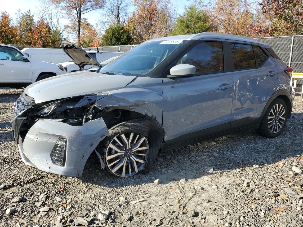 2024 NISSAN KICKS