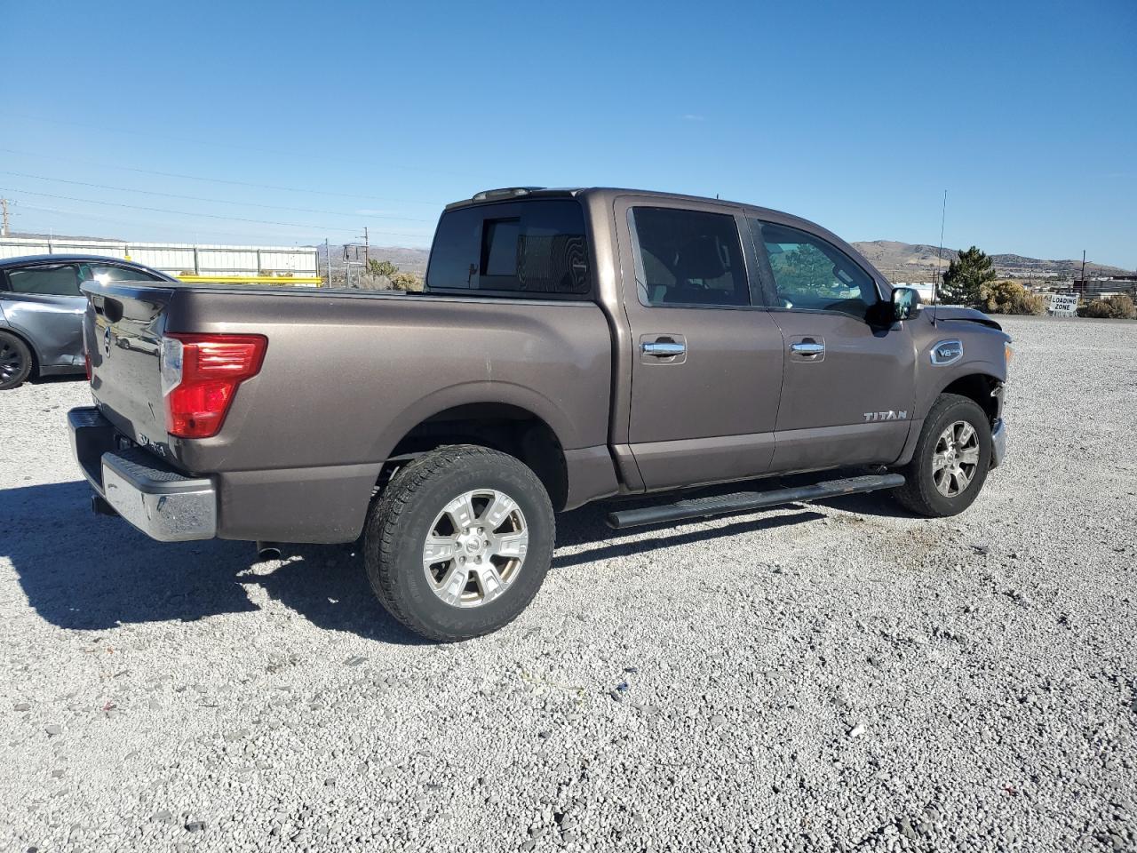 2017 NISSAN Titan