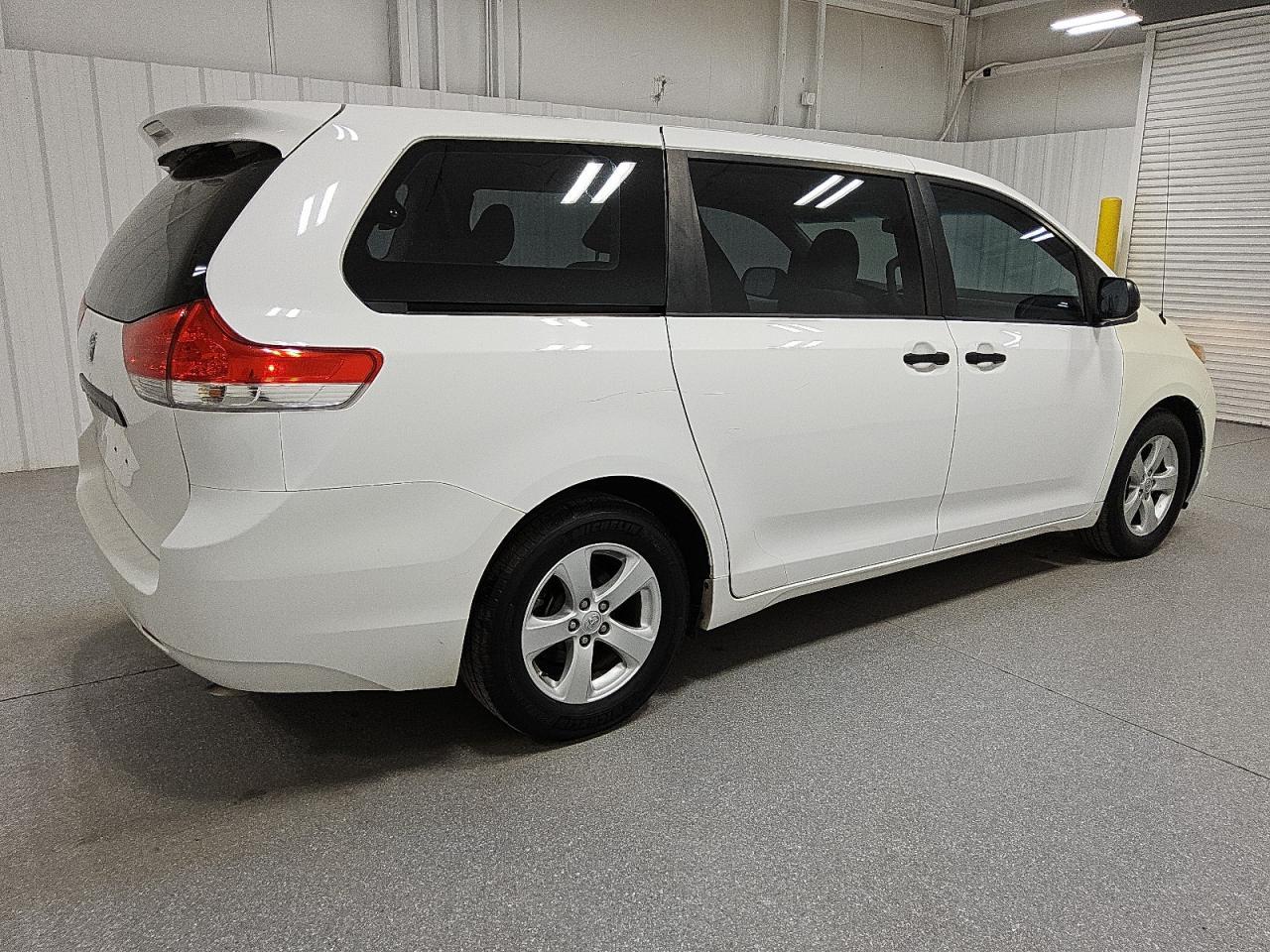 2014 TOYOTA SIENNA