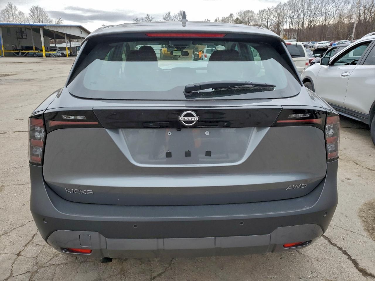 2025 NISSAN KICKS
