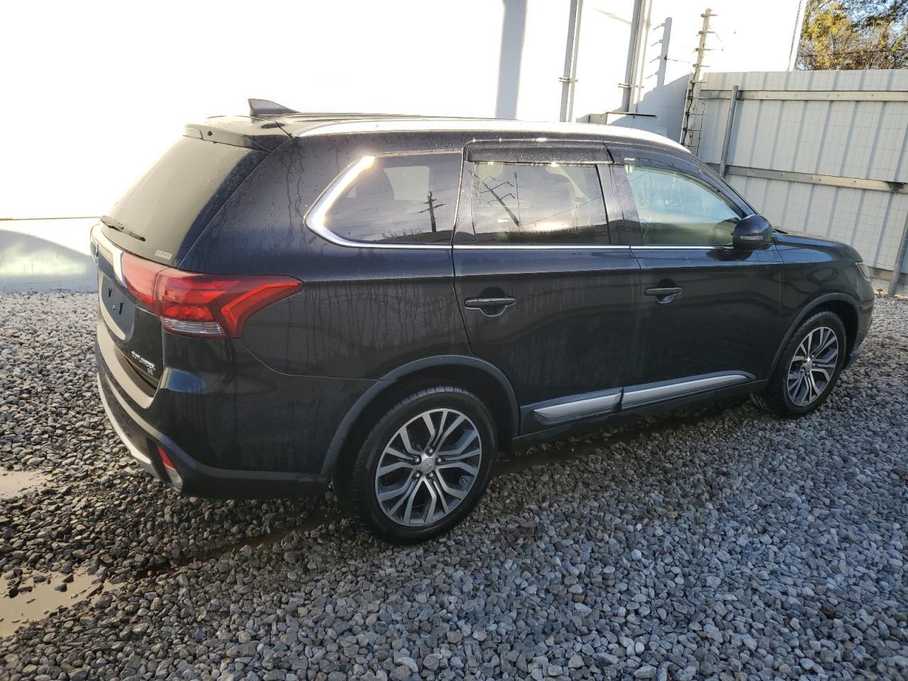 2017 MITSUBISHI outlander
