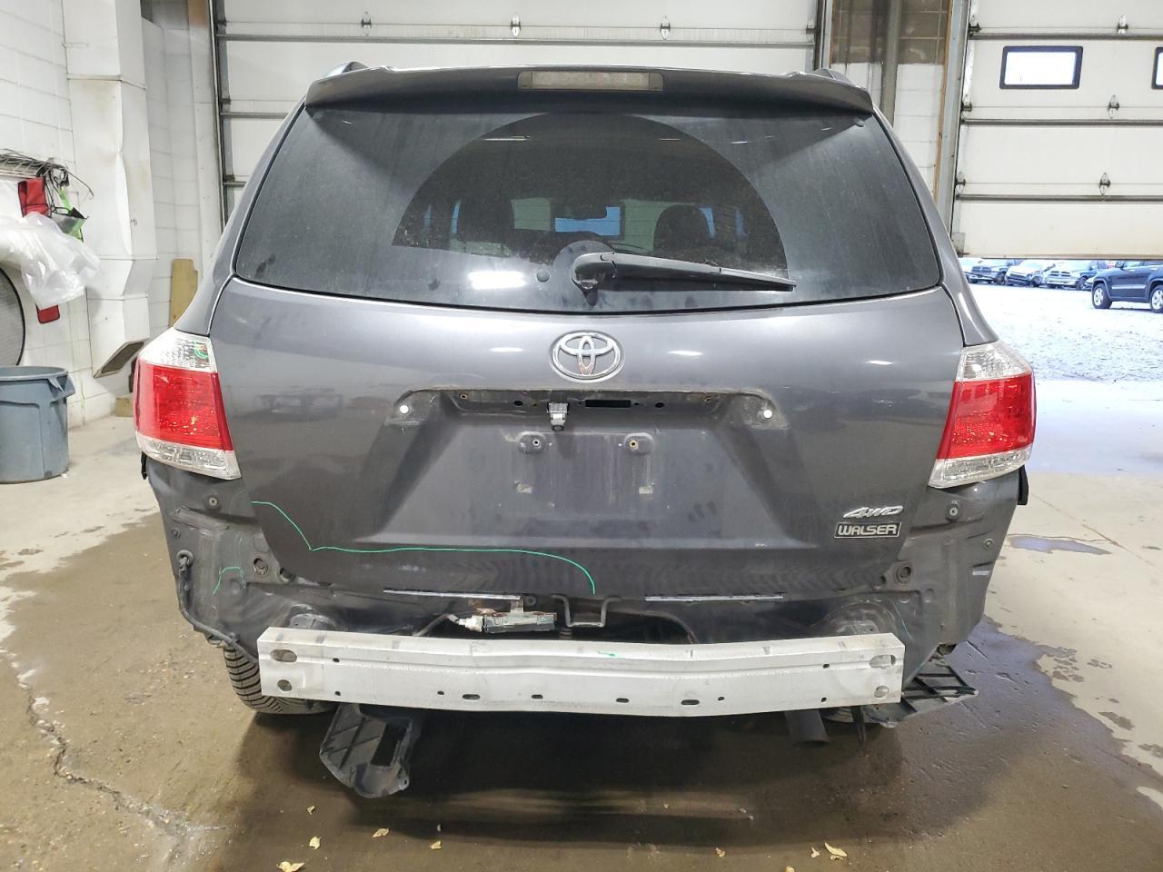 2013 TOYOTA HIGHLANDER