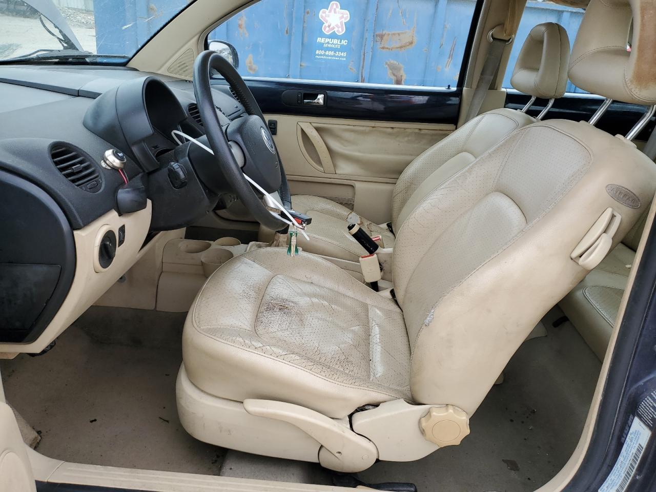 2001 VOLKSWAGEN Beetle
