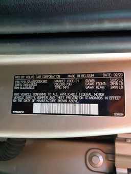 2023 VOLVO XC40