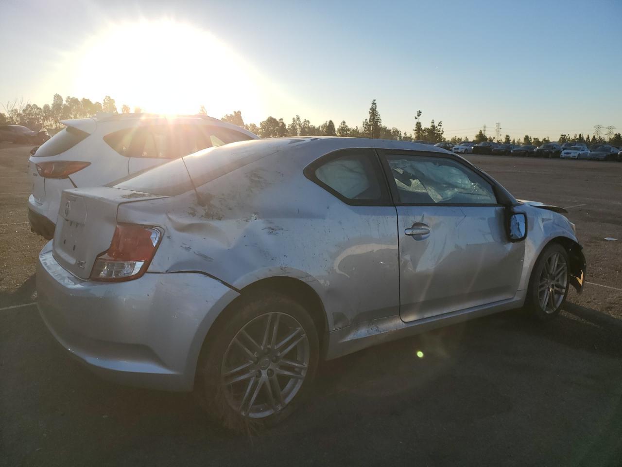 2011 TOYOTA SCION
