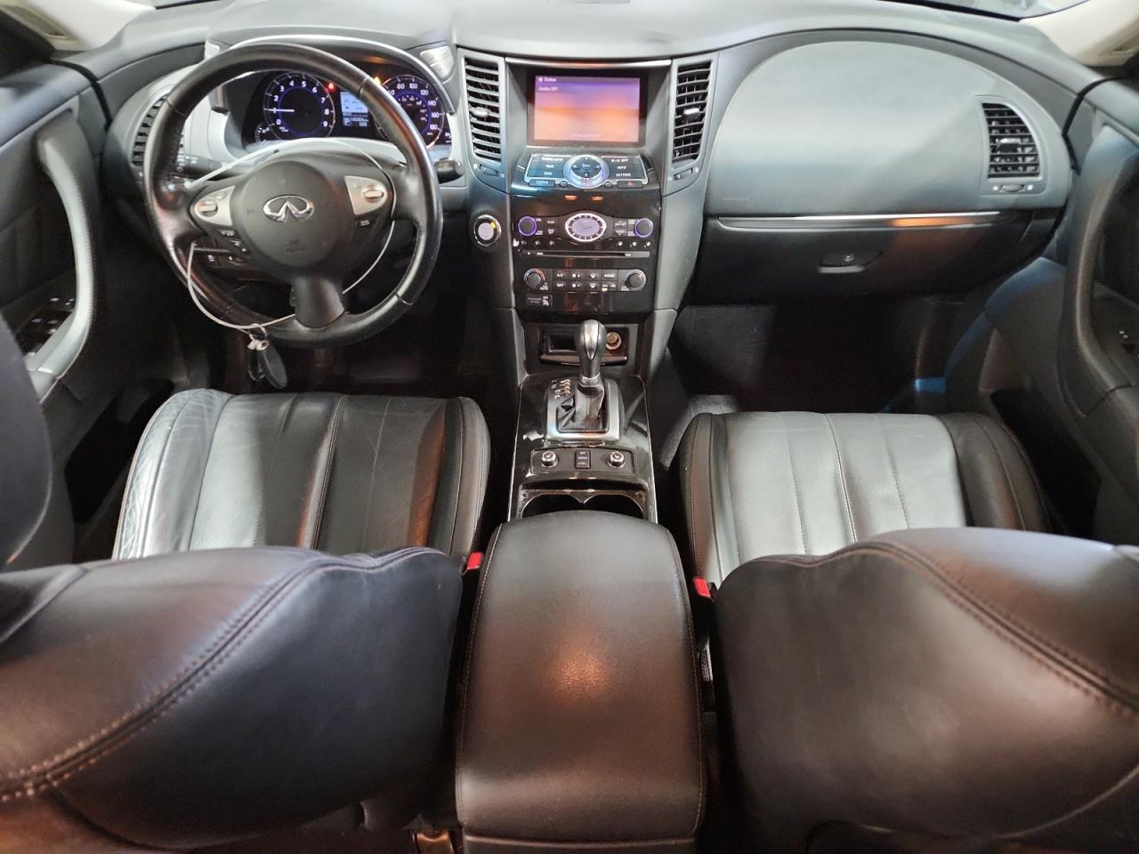 2017 INFINITI QX70