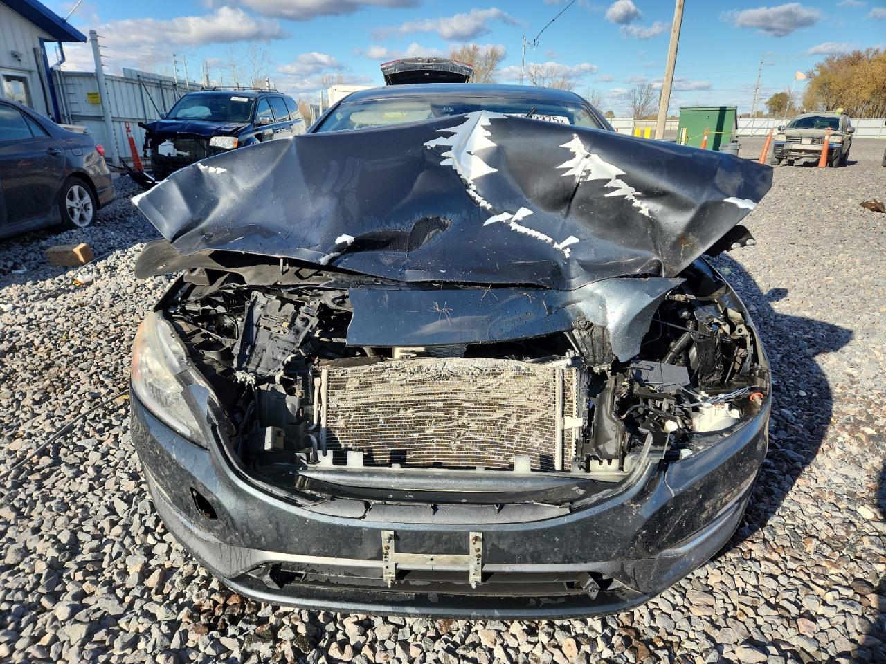 2015 VOLVO S60