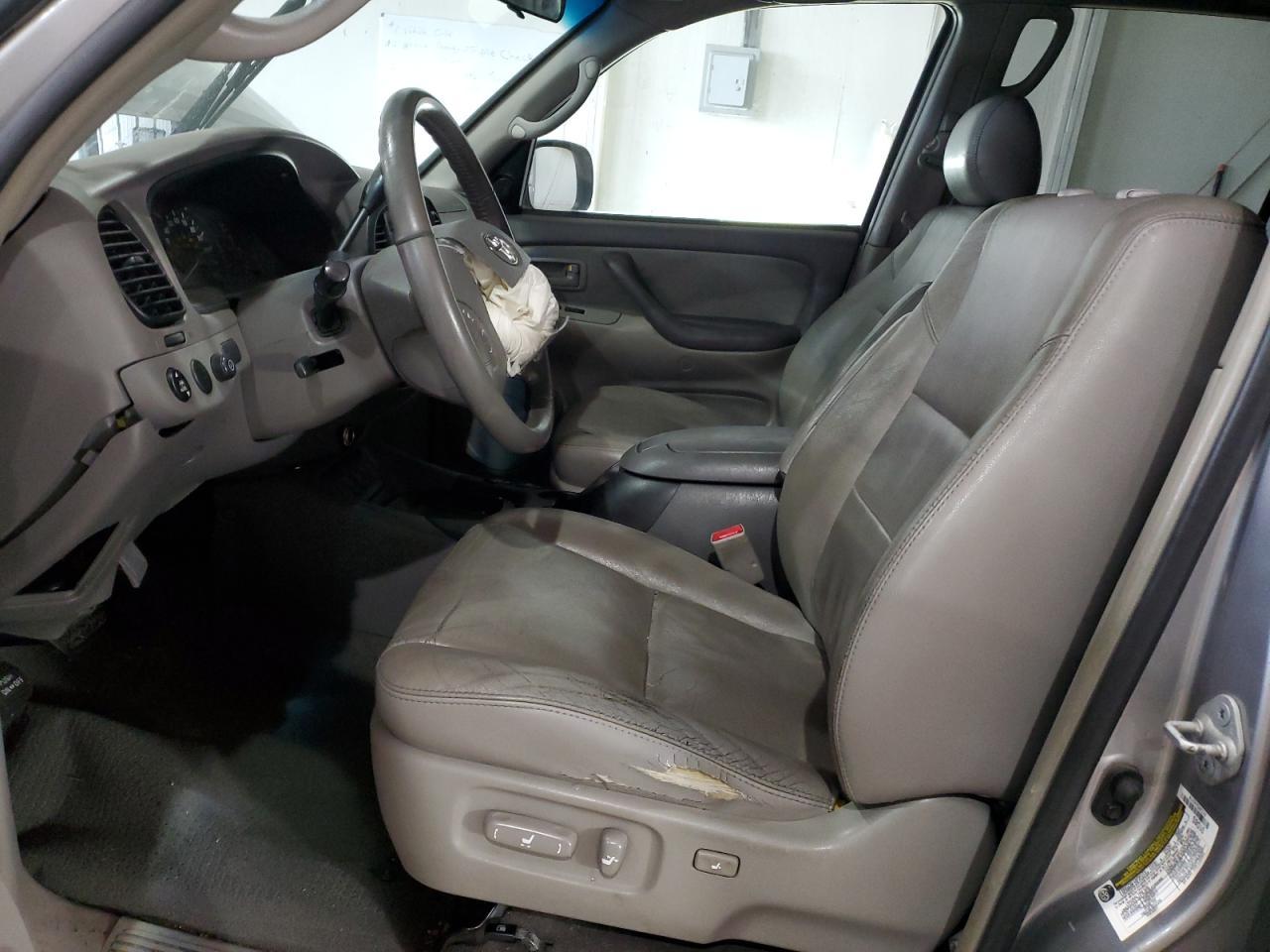 2006 TOYOTA Sequoia