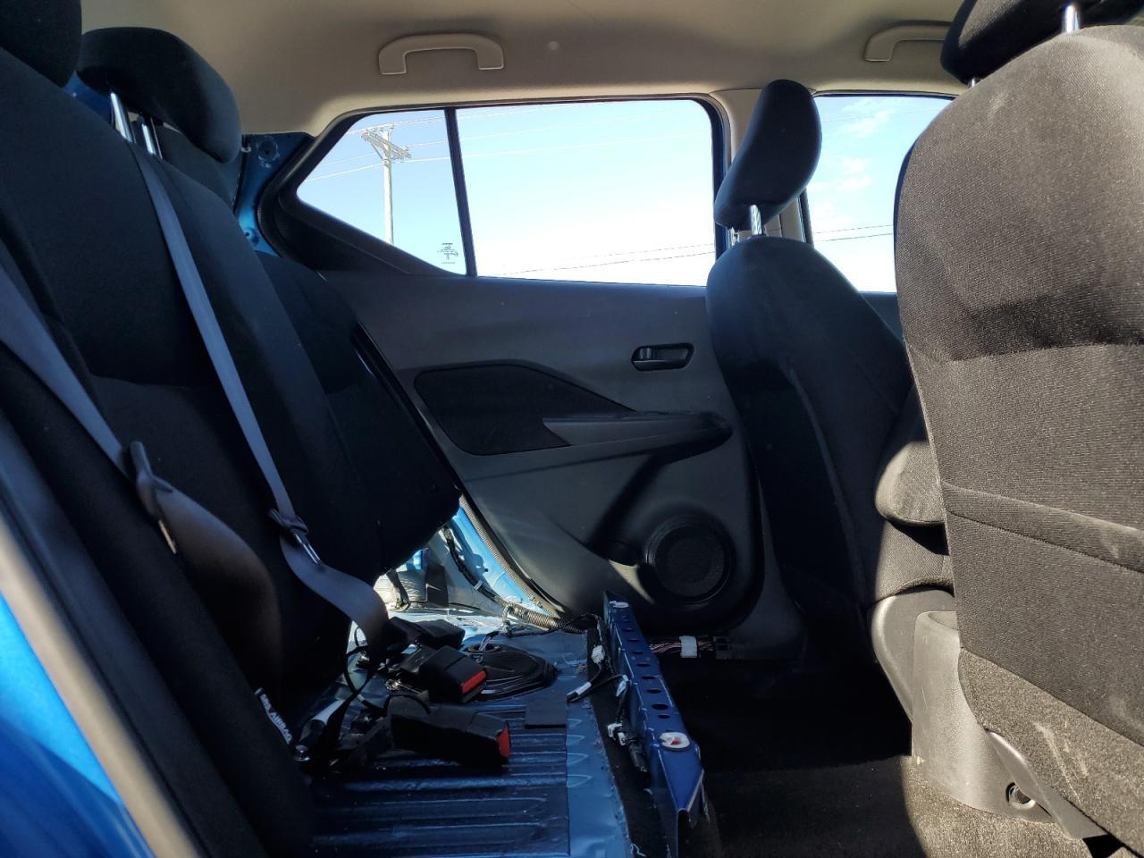 2024 NISSAN KICKS