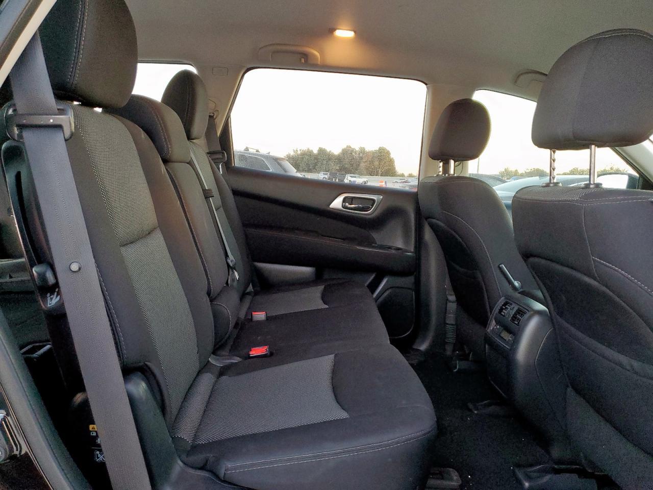 2017 NISSAN PATHFINDER