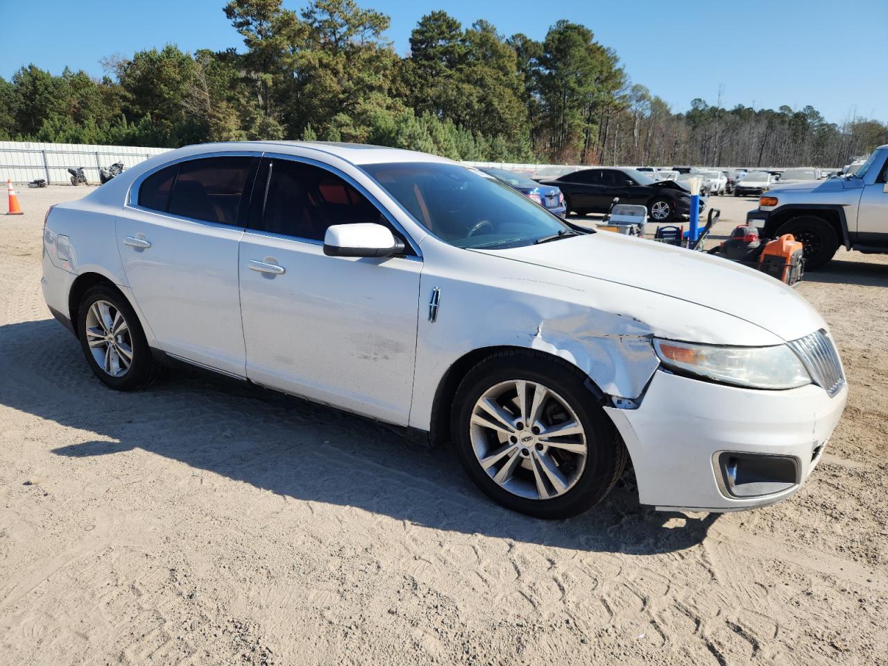 2011 LINCOLN MKS