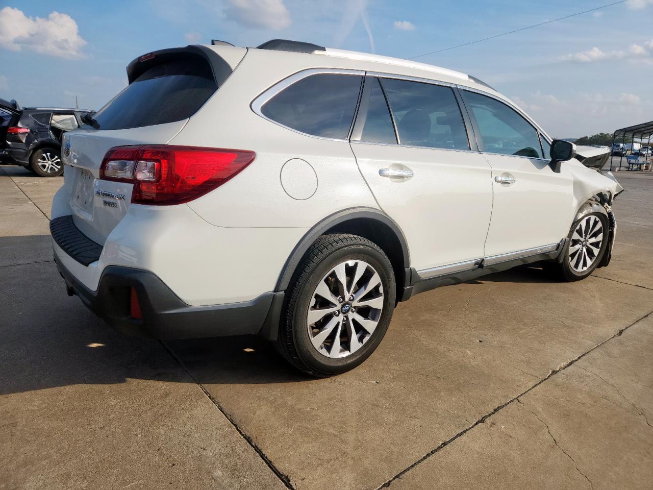 2019 SUBARU Outback