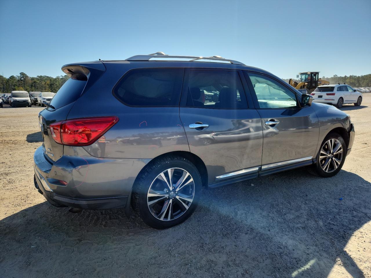 2017 NISSAN PATHFINDER