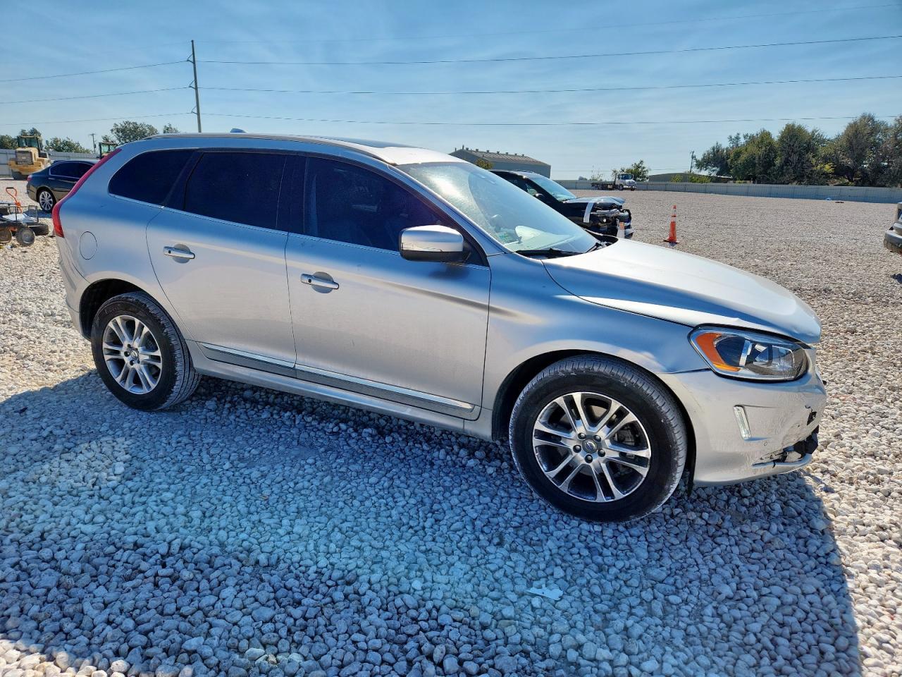 2015 VOLVO XC60