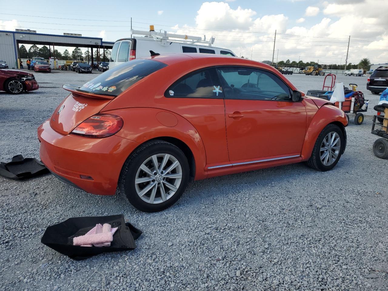 2018 VOLKSWAGEN Beetle